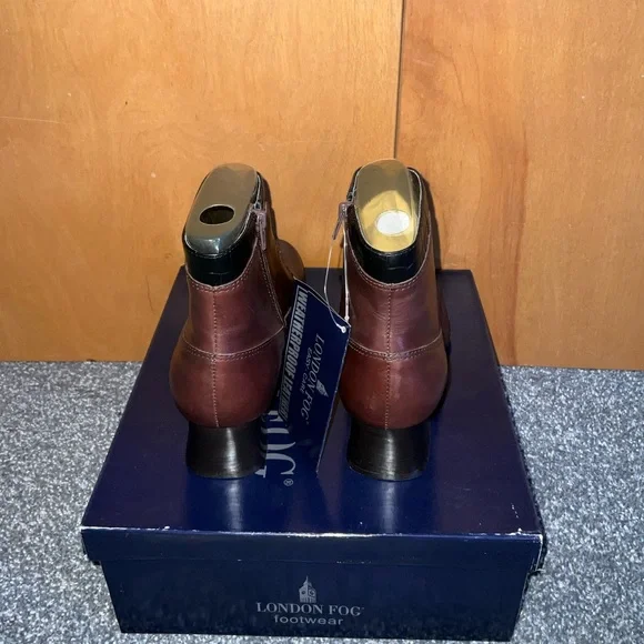 London Fog Leather Zip Up Ankle Boots - Picture 5 of 9